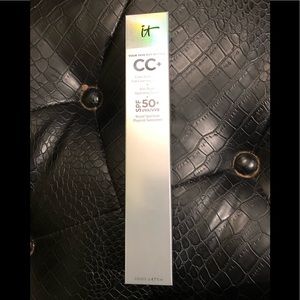 It cosmetics full coverage BRAND NEW HUGE TUBE!!!